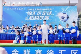 中超联赛精彩对决 武汉三镇迎战云南玉昆
